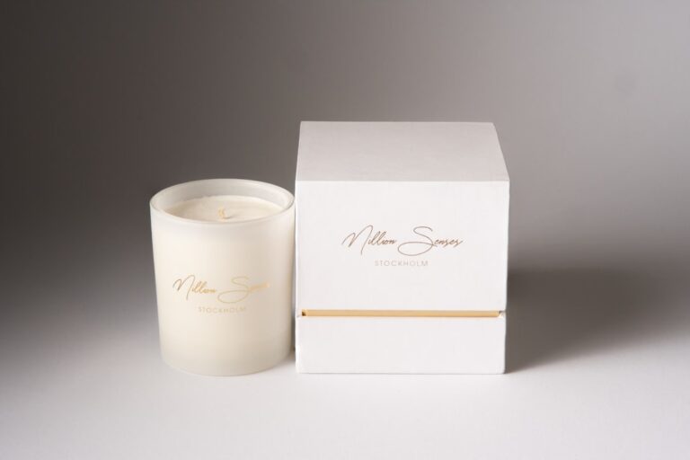 Crafting Signature Scents: Cashmeran, Oud, Aldehydic Notes - minimalist luxury home fragrance